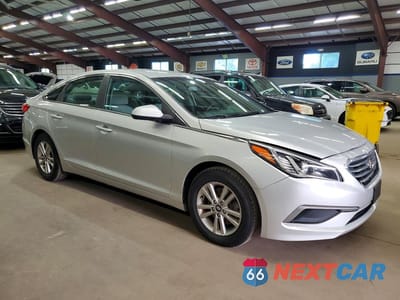 Czwarte zdjęcie samochodu z boku: 2016 HYUNDAI SONATA SE VIN:5NPE24AF2GH387190 - miniatura