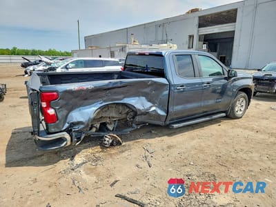 Trzecie zdjęcie samochodu z tyłu: 2019 CHEVROLET SILVERADO K1500 LT VIN:1GCRYDEK5KZ313352 - miniatura
