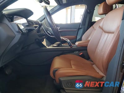 Zdjęcie 7 z 12 samochodu: 2021 AUDI E-TRON PRESTIGE VIN:WA1VAAGE0MB033630 - miniatura