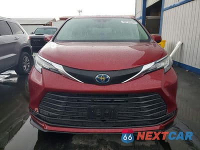 Piąte zdjęcie samochodu w środku: 2021 TOYOTA SIENNA LE VIN:5TDKRKEC5MS042986 - miniatura