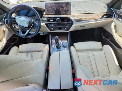 Zdjęcie 8 z 12 samochodu: 2021 BMW 530 XI VIN:WBA13BJ02MCF48169 - miniatura