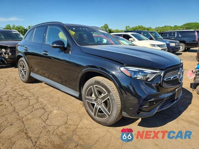 Czwarte zdjęcie samochodu z boku: 2023 MERCEDES-BENZ GLC 300 4MATIC VIN:W1NKM4HB5PF028936 - miniatura