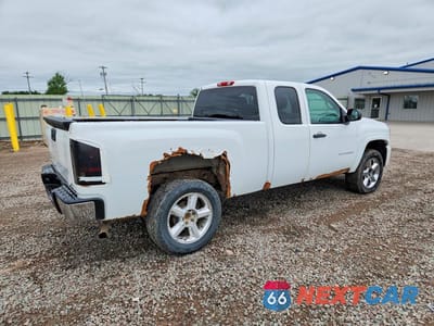 Trzecie zdjęcie samochodu z tyłu: 2011 CHEVROLET SILVERADO K1500 LS VIN:1GCRKREA2BZ446172 - miniatura