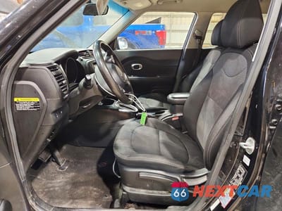 Zdjęcie 7 z 13 samochodu: 2018 KIA SOUL + VIN:KNDJP3A55J7602994 - miniatura