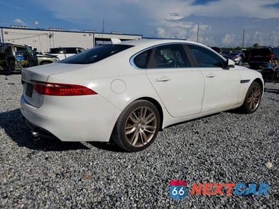 Trzecie zdjęcie samochodu z tyłu: 2016 JAGUAR XF PRESTIGE VIN:SAJBE4BV4GCY06332 - miniatura