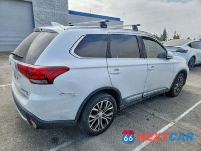 Trzecie zdjęcie samochodu z tyłu: 2018 MITSUBISHI OUTLANDER SE VIN:JA4AD3A36JZ004788 - miniatura