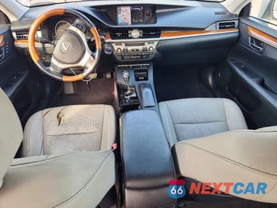 Zdjęcie 8 z 12 samochodu: 2014 LEXUS ES 300H VIN:JTHBW1GG0E2044915 - miniatura