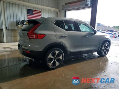 Trzecie zdjęcie samochodu z tyłu: 2025 VOLVO XC40 CORE VIN:YV4L12UJ7S2465341 - miniatura
