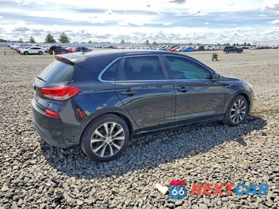 Trzecie zdjęcie samochodu z tyłu: 2019 HYUNDAI ELANTRA GT BASE VIN:KMHH35LE2KU097773 - miniatura