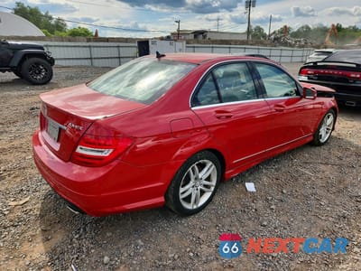 Trzecie zdjęcie samochodu z tyłu: 2014 MERCEDES-BENZ C 300 4MATIC VIN:WDDGF8ABXER312329 - miniatura