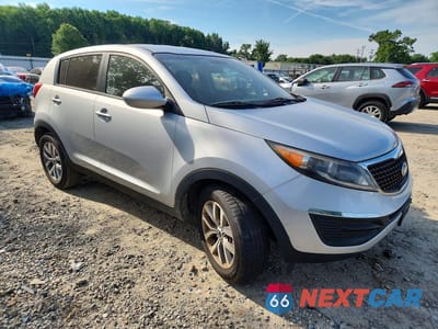 Czwarte zdjęcie samochodu z boku: 2016 KIA SPORTAGE LX VIN:KNDPB3AC3G7835157 - miniatura