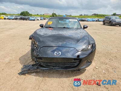 Piąte zdjęcie samochodu w środku: 2020 MAZDA MX-5 MIATA CLUB VIN:JM1NDAC72L0414796 - miniatura