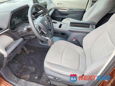 Zdjęcie 7 z 14 samochodu: 2021 TOYOTA SIENNA LE VIN:5TDKRKEC7MS023033 - miniatura