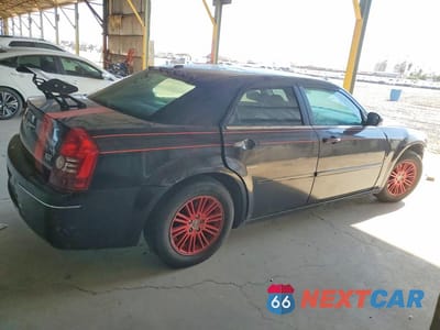 Trzecie zdjęcie samochodu z tyłu: 2010 CHRYSLER 300 TOURING VIN:2C3CA5CV3AH195740 - miniatura