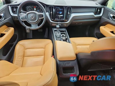 Zdjęcie 8 z 13 samochodu: 2020 VOLVO XC60 T5 MOMENTUM VIN:YV4102RK6L1561819 - miniatura