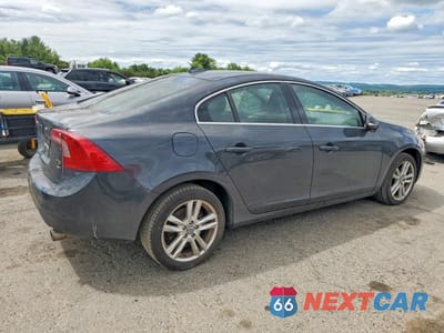 Trzecie zdjęcie samochodu z tyłu: 2013 VOLVO S60 T5 VIN:YV1612FH2D2186323 - miniatura