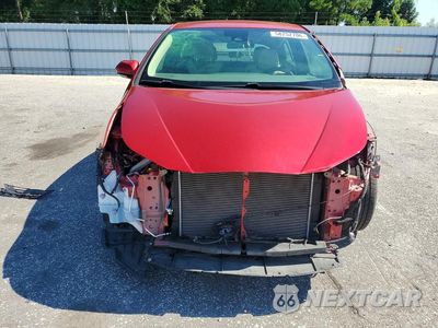 Piąte zdjęcie samochodu w środku: 2017 TOYOTA PRIUS TWO ECO VIN:JTDKARFU4H3536996 - miniatura