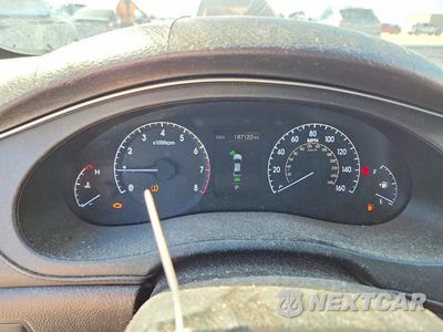 Zdjęcie 9 z 12 samochodu: 2012 HYUNDAI GENESIS VIN:KMHGC4DH0CU162085 - miniatura