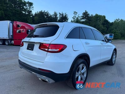 Czwarte zdjęcie samochodu z boku: 2018 MERCEDES-BENZ GLC 300 4MATIC VIN:WDC0G4KB9JF438882 - miniatura
