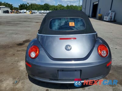 Zdjęcie 6 z 12 samochodu: 2006 VOLKSWAGEN NEW BEETLE CONVERTIBLE OPTION PACKAGE 1 VIN:3VWRF31Y76M308569 - miniatura
