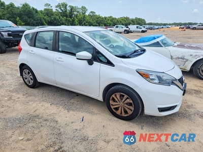 Czwarte zdjęcie samochodu z boku: 2018 NISSAN VERSA NOTE S VIN:3N1CE2CP8JL369778 - miniatura