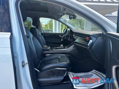 Piąte zdjęcie samochodu w środku: 2020 AUDI Q7 PREMIUM PLUS VIN:WA1LXAF70LD009548 - miniatura