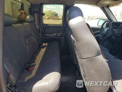 Zdjęcie 9 z 11 samochodu: 2002 CHEVROLET SILVERADO C1500 VIN:2GCEC19W921158399 - miniatura