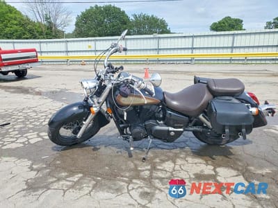 Trzecie zdjęcie samochodu z tyłu: 2024 HONDA VT750 C VIN:JH2RC5009RK900268 - miniatura