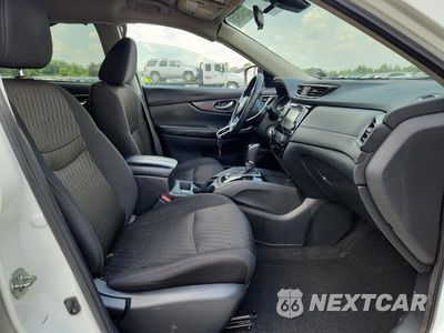 Zdjęcie 7 z 13 samochodu: 2019 NISSAN ROGUE S VIN:5N1AT2MV1KC832683 - miniatura