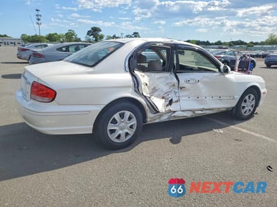 Trzecie zdjęcie samochodu z tyłu: 2004 HYUNDAI SONATA GL VIN:KMHWF25S94A970875 - miniatura