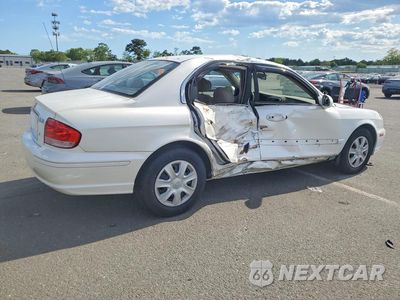 Trzecie zdjęcie samochodu z tyłu: 2004 HYUNDAI SONATA GL VIN:KMHWF25S94A970875 - miniatura