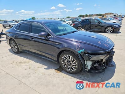 Czwarte zdjęcie samochodu z boku: 2024 HYUNDAI SONATA HYBRID SEL VIN:KMHL34JJXRA094636 - miniatura