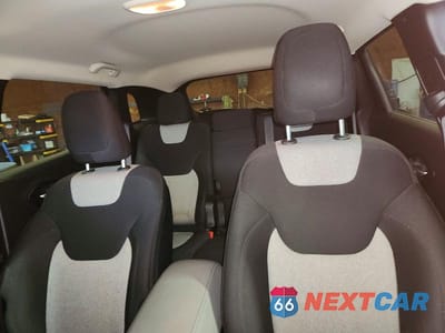 Zdjęcie 10 z 13 samochodu: 2014 JEEP CHEROKEE LATITUDE VIN:1C4PJMCB8EW125722 - miniatura