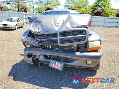Piąte zdjęcie samochodu w środku: 2003 DODGE DAKOTA SPORT VIN:1D7HG32N93S226562 - miniatura