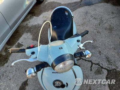 Piąte zdjęcie samochodu w środku: 2022 HONDA NCW50 VIN:JH2AF7710NK501404 - miniatura