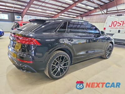 Trzecie zdjęcie samochodu z tyłu: 2019 AUDI Q8 PROGRESSIV S-LINE VIN:WA1DVAF11KD028727 - miniatura