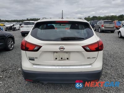 Zdjęcie 6 z 14 samochodu: 2017 NISSAN ROGUE SPORT SL VIN:JN1BJ1CR2HW114244 - miniatura