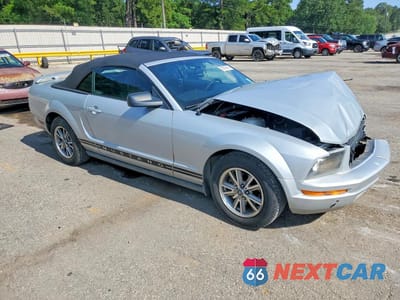 Czwarte zdjęcie samochodu z boku: 2005 FORD MUSTANG VIN:1ZVFT84N355194469 - miniatura