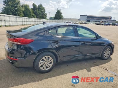 Trzecie zdjęcie samochodu z tyłu: 2017 HYUNDAI ELANTRA SE VIN:5NPD74LF2HH161162 - miniatura