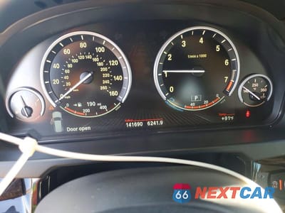 Zdjęcie 9 z 12 samochodu: 2014 BMW X5 SDRIVE35I VIN:5UXKR2C55E0C00396 - miniatura