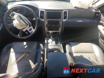Zdjęcie 8 z 14 samochodu: 2008 JEEP GRAND CHEROKEE LAREDO VIN:1J8GR48K38C219684 - miniatura