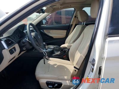 Zdjęcie 7 z 12 samochodu: 2018 BMW 320 I VIN:WBA8E1G53JNU89295 - miniatura