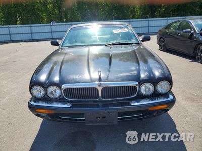 Piąte zdjęcie samochodu w środku: 2001 JAGUAR XJ8 VIN:SAJDA14C21LF36994 - miniatura