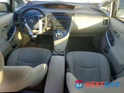 Zdjęcie 8 z 12 samochodu: 2010 TOYOTA PRIUS II VIN:JTDKN3DU5A0100279 - miniatura