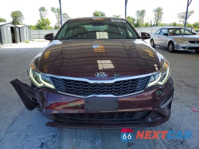 Piąte zdjęcie samochodu w środku: 2019 KIA OPTIMA LX VIN:5XXGT4L39KG355138 - miniatura