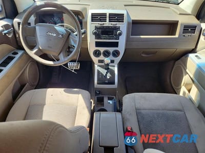 Zdjęcie 8 z 13 samochodu: 2008 JEEP COMPASS SPORT VIN:1J8FF47W68D713640 - miniatura