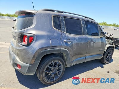 Trzecie zdjęcie samochodu z tyłu: 2020 JEEP RENEGADE LATITUDE VIN:ZACNJBBB0LPL07239 - miniatura