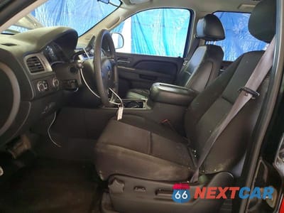 Zdjęcie 7 z 13 samochodu: 2011 CHEVROLET SUBURBAN VIN:1GNSK5E31BR117711 - miniatura