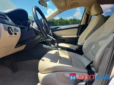 Zdjęcie 7 z 12 samochodu: 2011 VOLKSWAGEN JETTA TDI VIN:3VWLL7AJ0BM089456 - miniatura