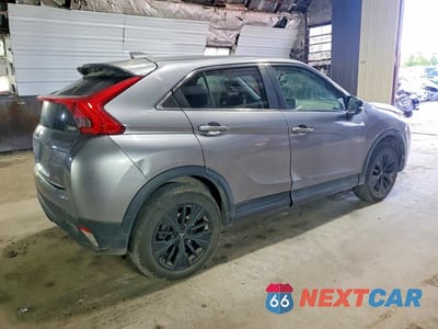 Trzecie zdjęcie samochodu z tyłu: 2018 MITSUBISHI ECLIPSE CROSS LE VIN:JA4AT4AA1JZ069071 - miniatura